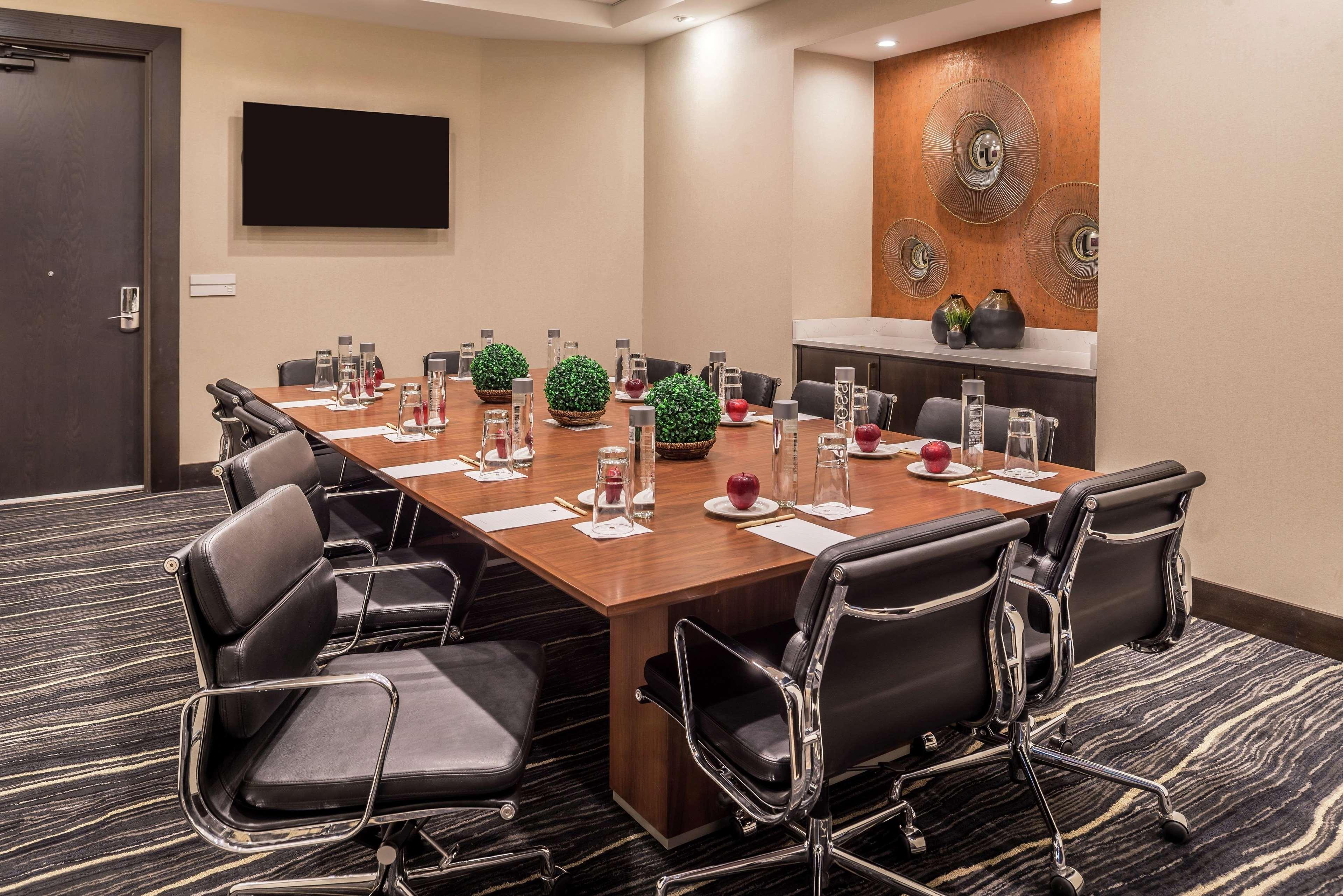 Отель Doubletree By Hilton Lafayette East Экстерьер фото