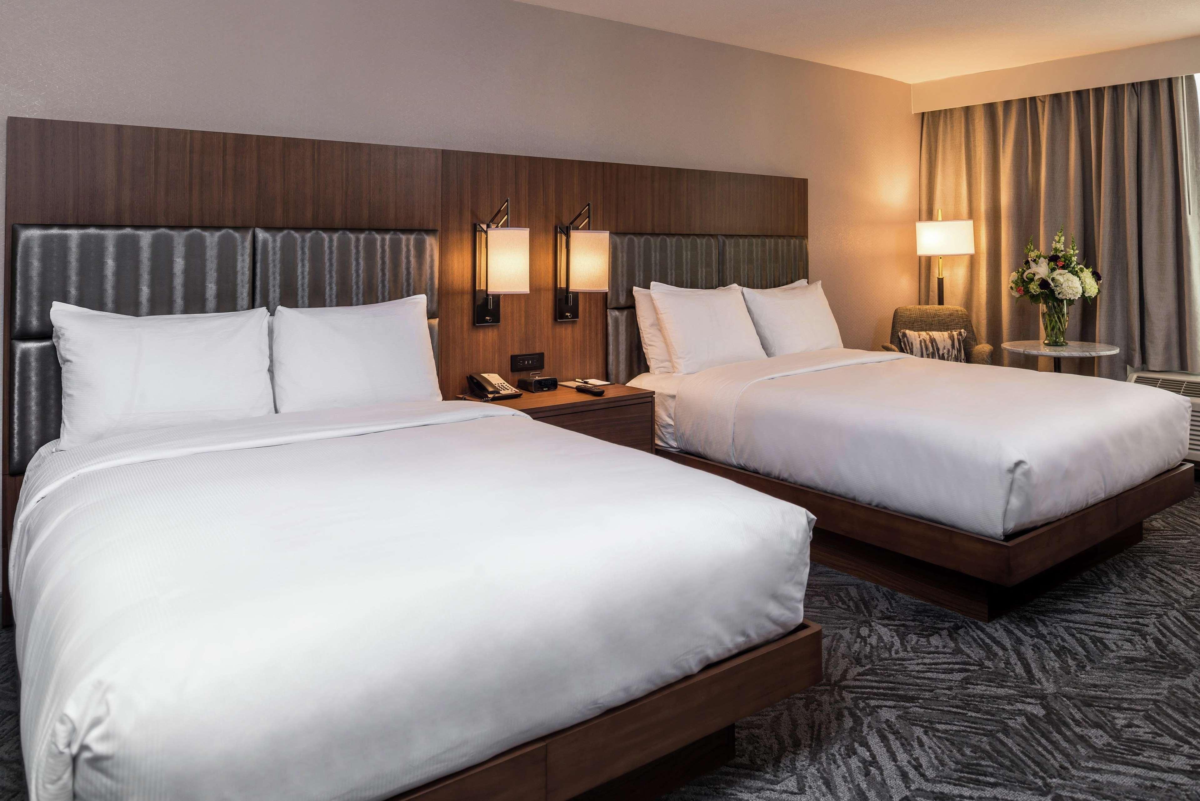 Отель Doubletree By Hilton Lafayette East Экстерьер фото