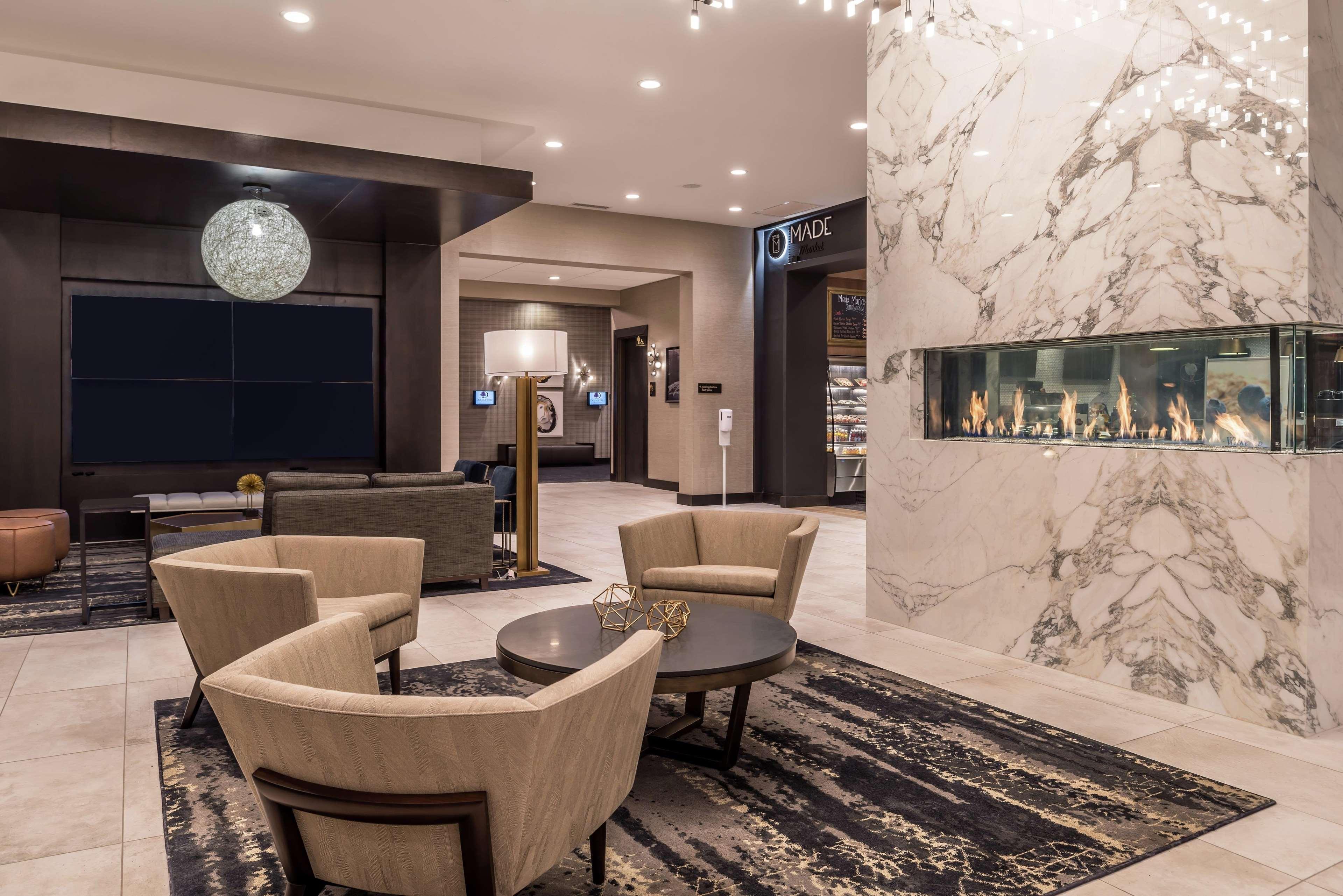 Отель Doubletree By Hilton Lafayette East Экстерьер фото