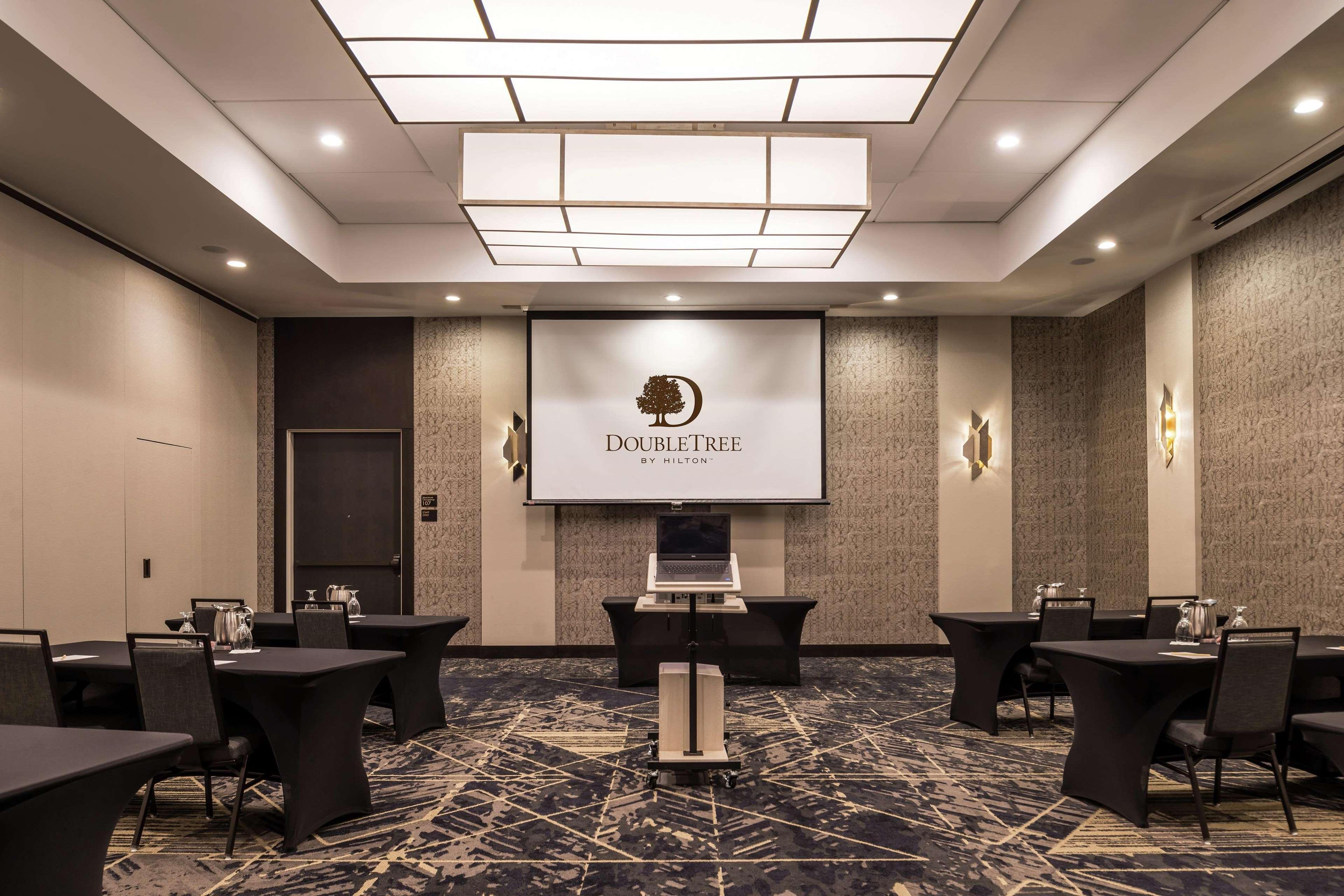 Отель Doubletree By Hilton Lafayette East Экстерьер фото