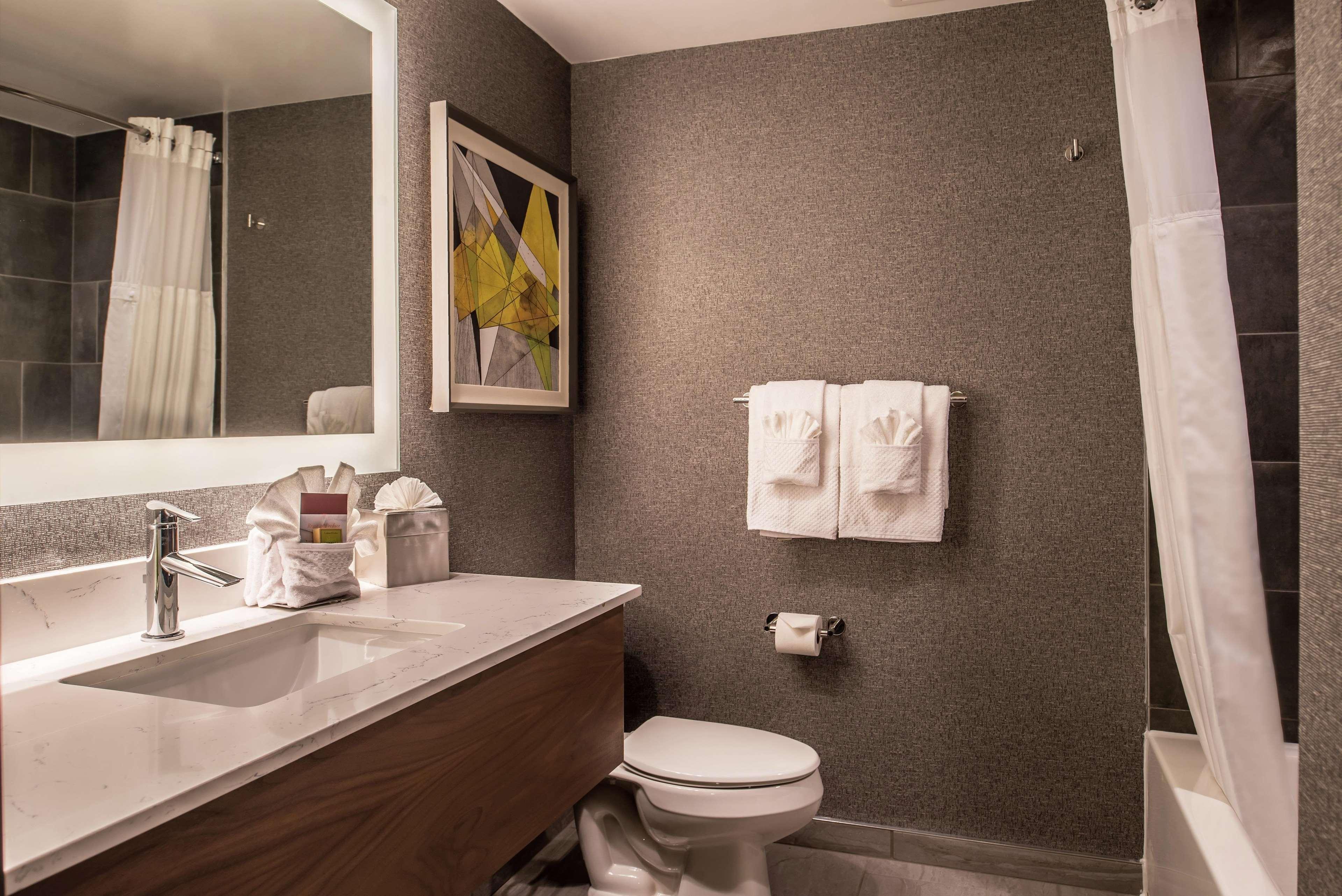 Отель Doubletree By Hilton Lafayette East Экстерьер фото