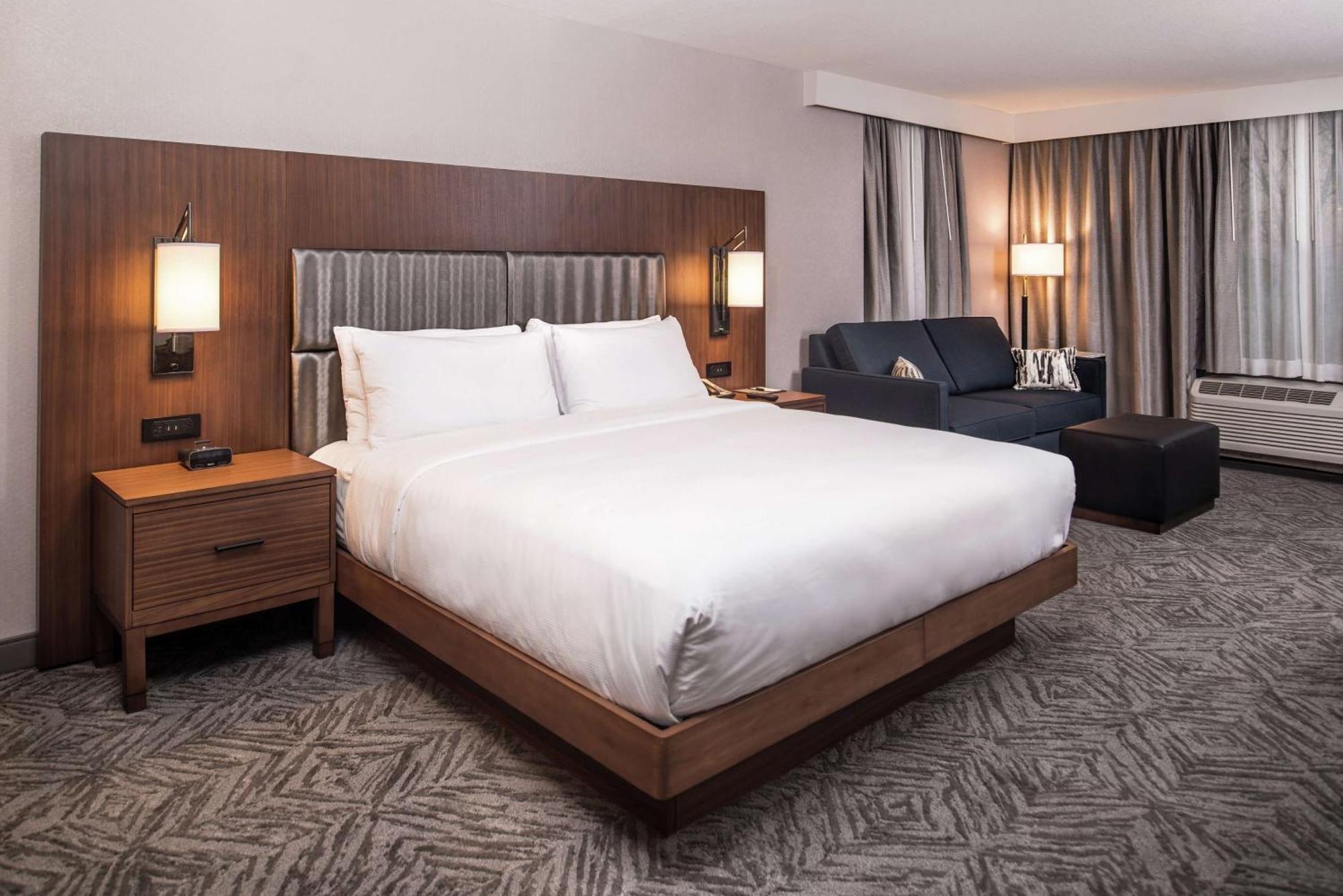 Отель Doubletree By Hilton Lafayette East Экстерьер фото